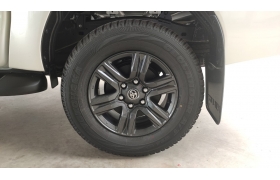 TOYOTA HILUX 2.4AT