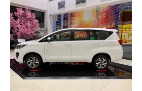 TOYOTA INNOVA 2.0E  